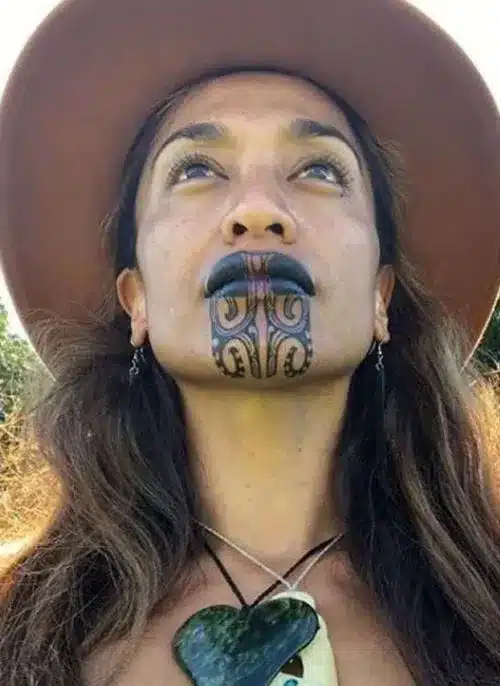 woman maori tattoo idea